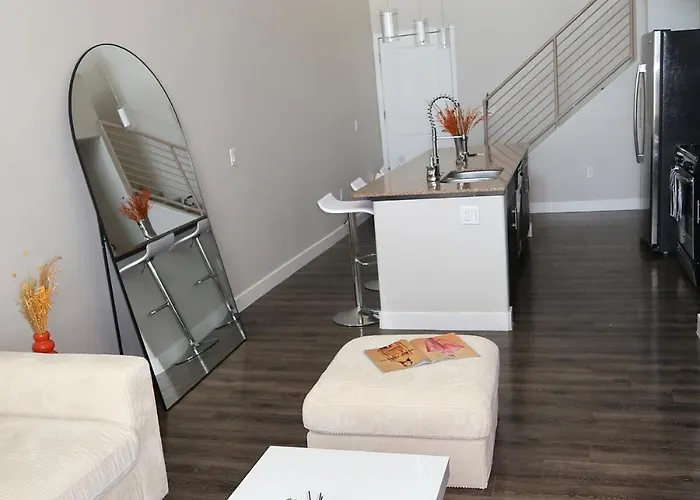 2bedrooms Lakeview Loft Walk To Mill Ave And Asu