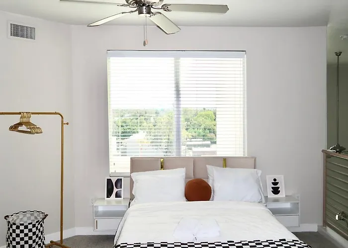 2bedrooms Lakeview Loft Walk To Mill Ave And Asu Apartment Tempe