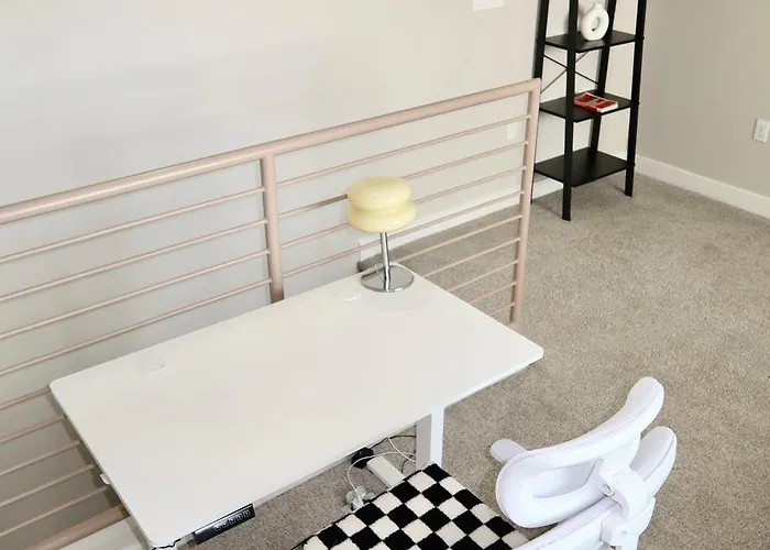 Apartment 2bedrooms Lakeview Loft Walk To Mill Ave And Asu