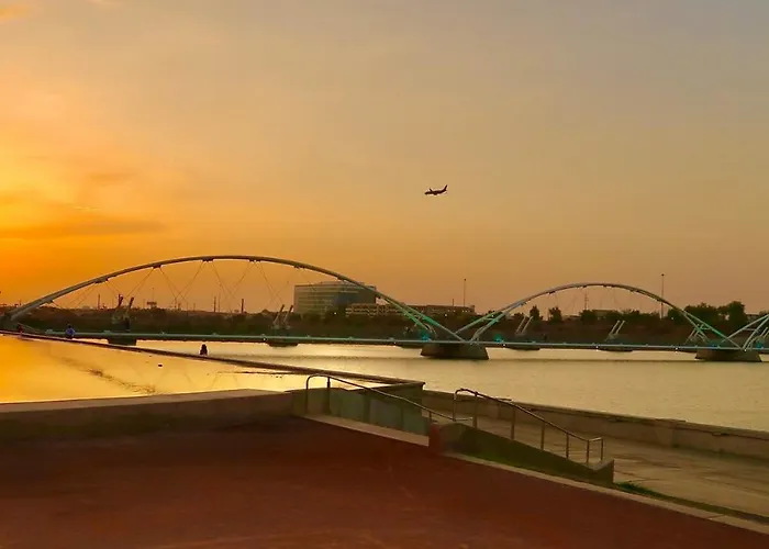Apartment 2bedrooms Lakeview Loft Walk To Mill Ave And Asu Tempe